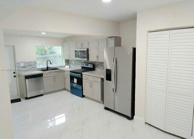 Foto del edificio - 900 NE 154th St