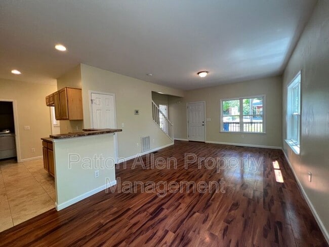 Building Photo - 64 Barnard Ave