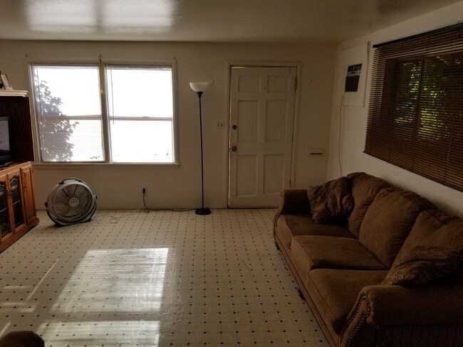 Foto del edificio - 725 Kiley Ave