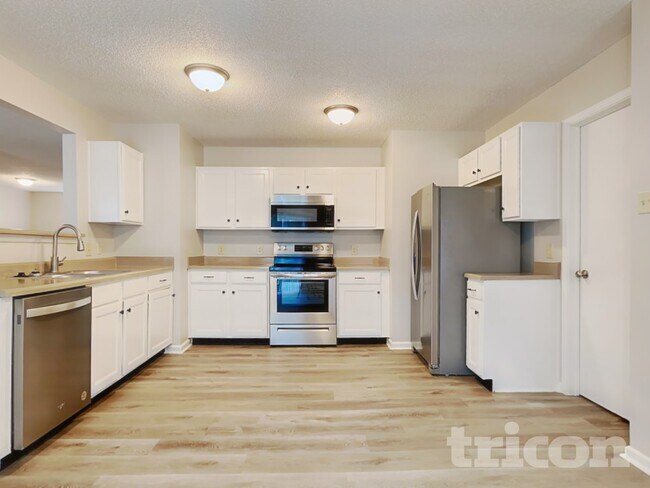 Foto del edificio - 9045 Centenary Ct