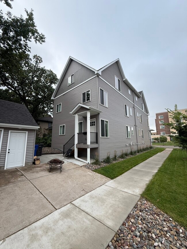 Building Photo - 86 Cleveland Ave N