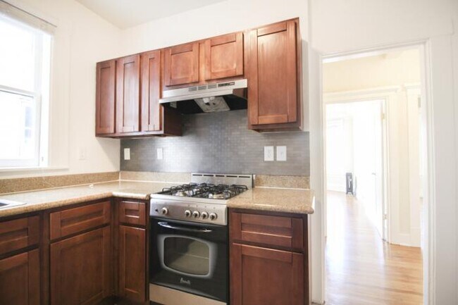Building Photo - 1 bedroom in San Francisco CA 94109