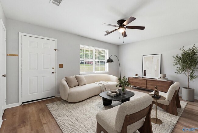 Foto del edificio - 102 Greenwood Cir