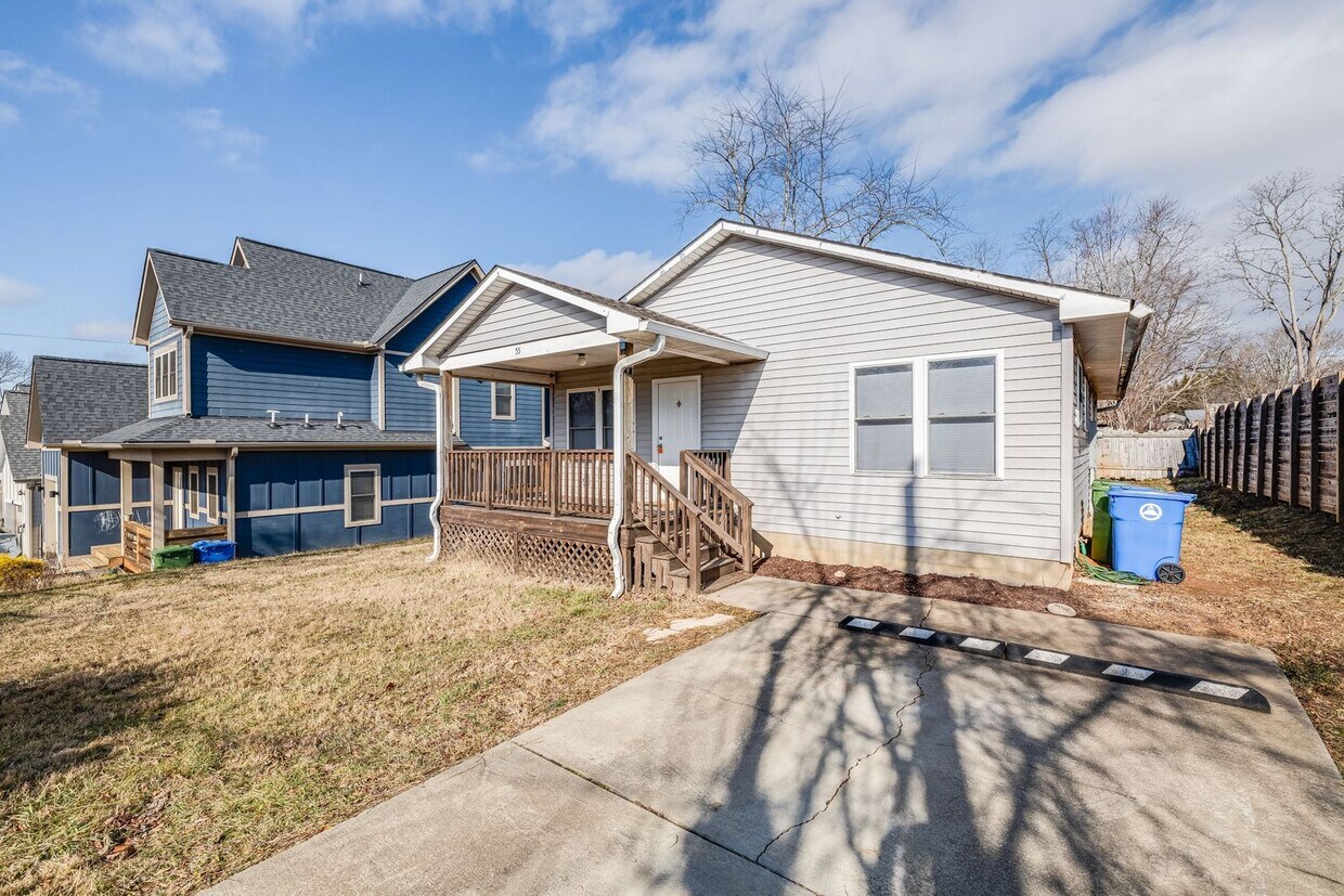 Primary Photo - Newly-Updated 3-Bedroom Home in West Ashev...