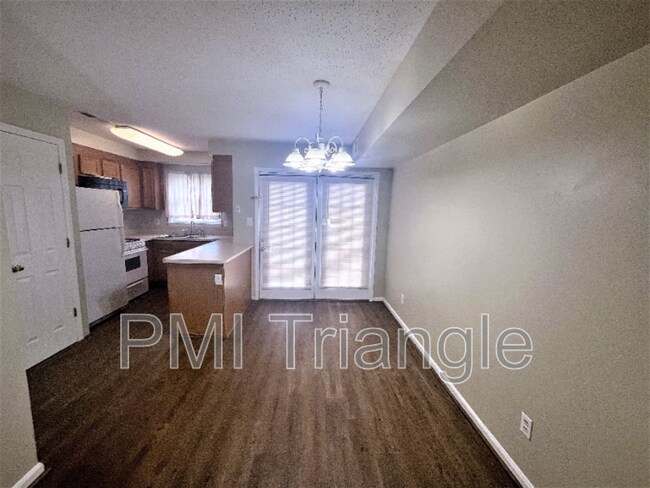 Foto del edificio - 145 Jones Franklin Rd