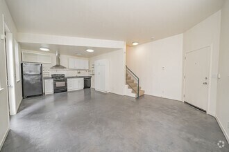 Building Photo - 3930 Shafter Ave