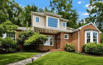 Building Photo - 813 31st St S