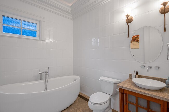 Photo du bâtiment - 2365 W 21st Ave