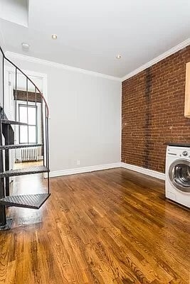 Foto del edificio - 219 E 23rd St