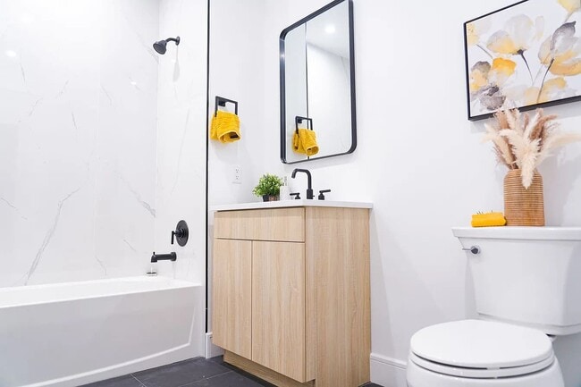 Building Photo - HELIO