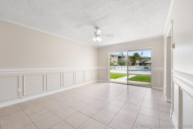 Foto del edificio - 510 Prosperity Farms Rd