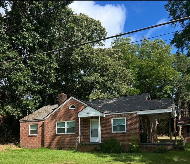 Photo - 1232 Martin Luther King Dr House