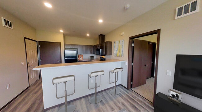 Building Photo - Carnahan Glenn Apartments