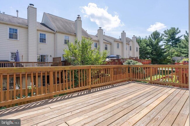 Building Photo - 2011 Pieris Ct