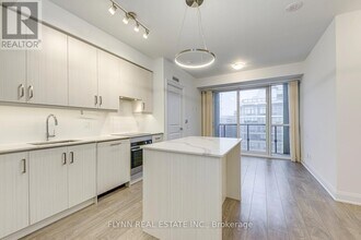 Building Photo - 36 Elm Dr W