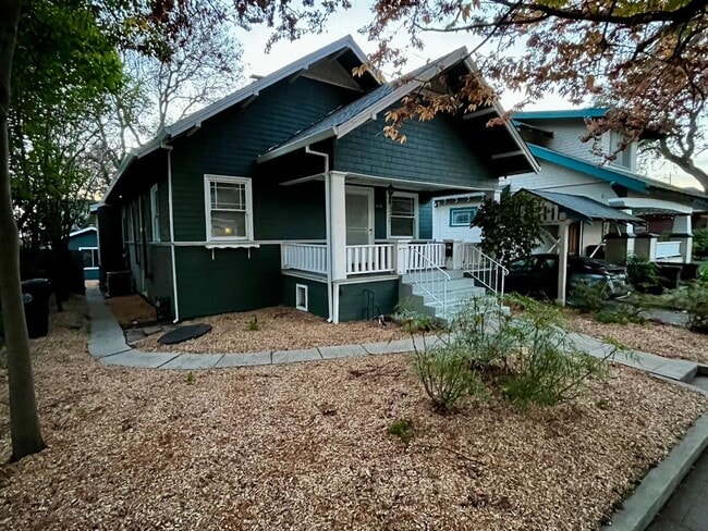 Building Photo - Curtis Park Craftsman Home