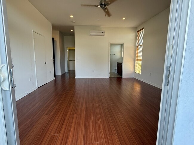 Building Photo - 11229 Greenlawn Ave