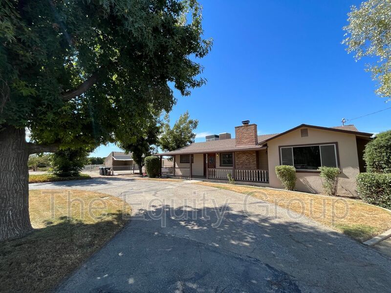228 W Teapot Dome Ave, Porterville, CA 93257 House Rental in