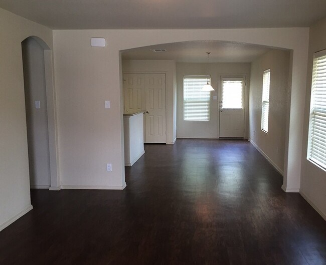Building Photo - 5519 Degan Way