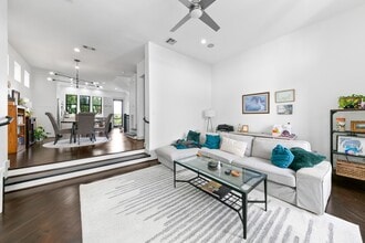 Building Photo - 1807 Dart St