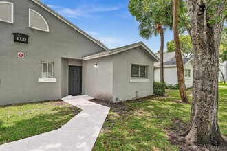 Building Photo - 1020 Lake Victoria Dr