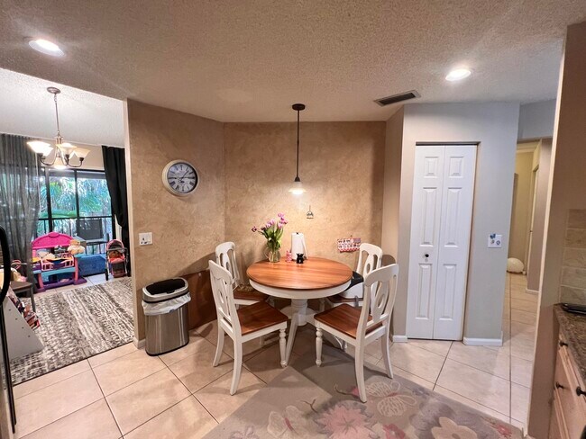 Foto del edificio - 5650 Coach House Cir