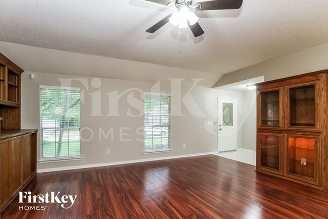 Foto del edificio - 123 S Village Knoll Cir