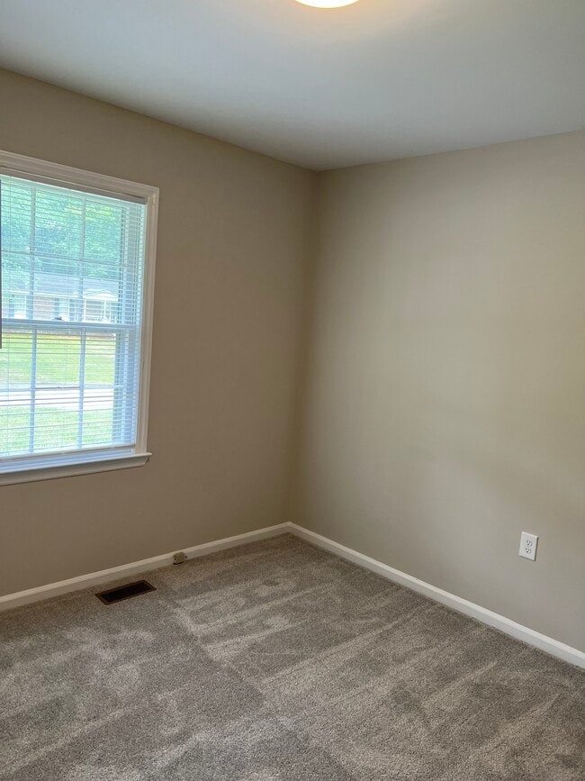 Foto del edificio - 1016 Hazelwood Dr