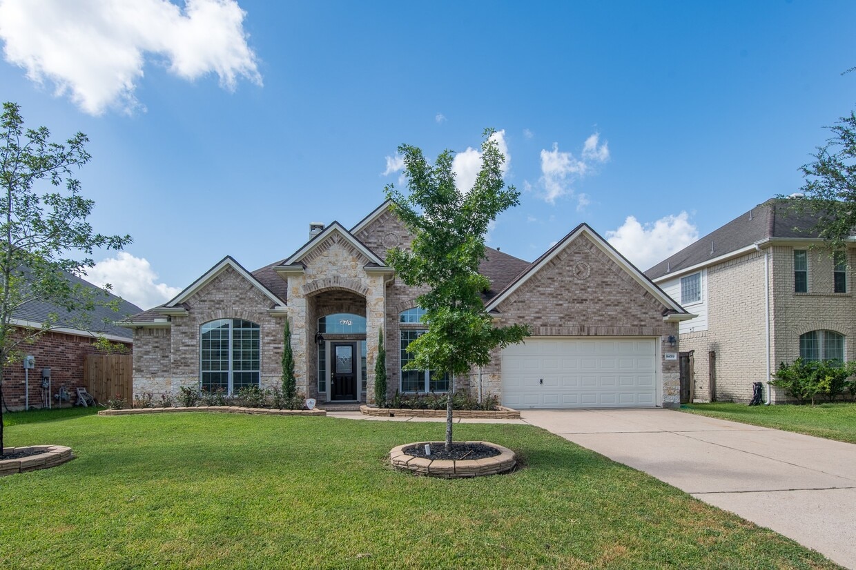 Foto principal - 16019 Portmanshire Ln