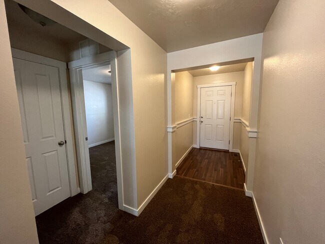 Foto del edificio - 589 W Ramsbrook St