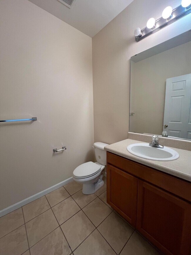 Foto del edificio - 1147 N Bayshore Dr