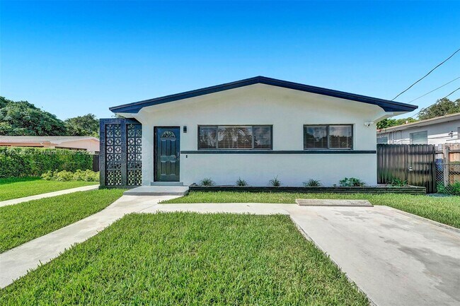 Foto del edificio - 1324 NE 151st St