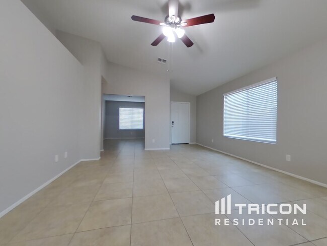 Building Photo - 8334 W Baxter Dr