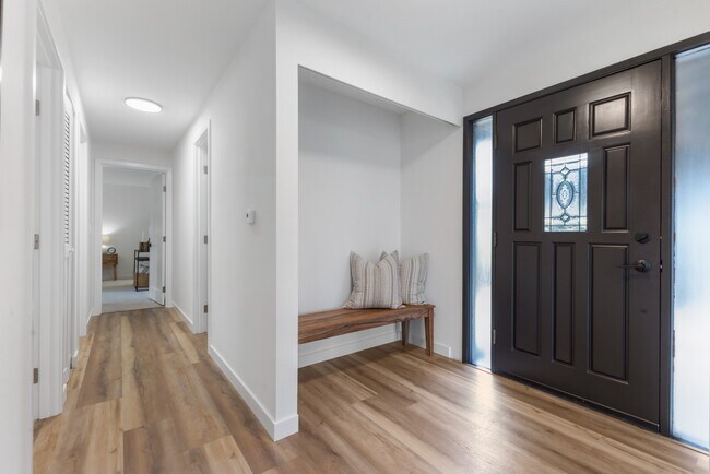 Foto del edificio - Fully Remodeled 4BR Rambler in Private Fed...