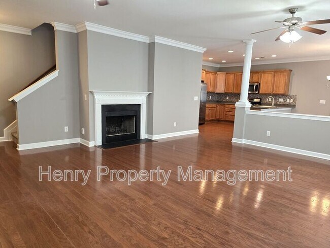 Foto del edificio - 1624 Legendary Ln