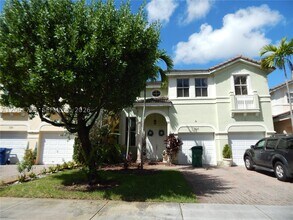 Building Photo - 320 SW 87th Ct