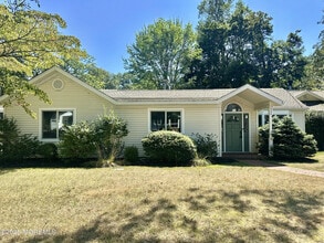 Building Photo - 426 Harnell Ave