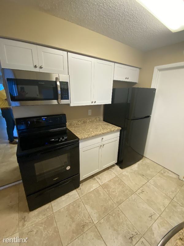 Foto del edificio - 2 br, 2 bath Condo - 3999 NW Cinnamon Circle