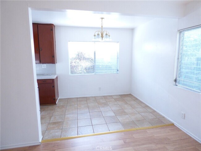 Foto del edificio - 5832 Camerford Ave