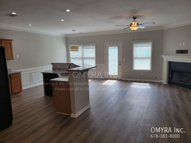 Building Photo - Gorgeous Home in Quiet Neighborhood with Swimming Pool in Fairburn!