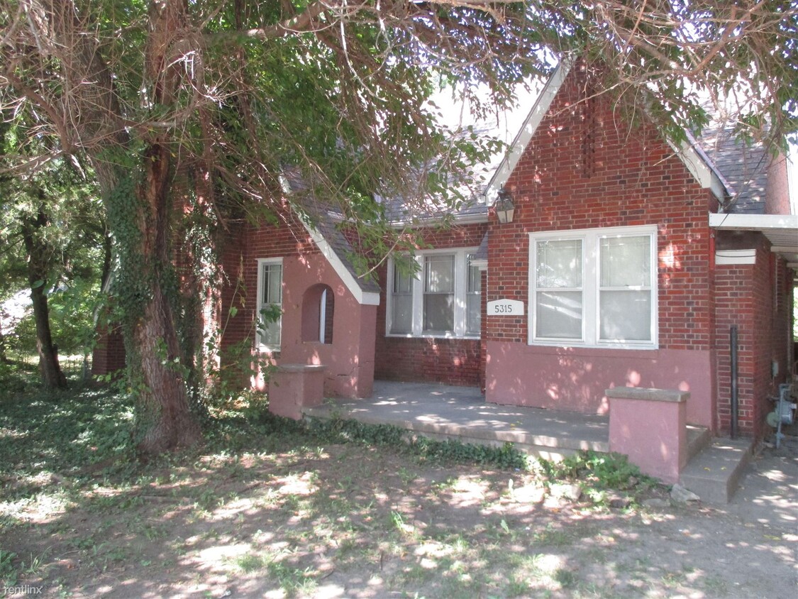Primary Photo - 2 br, 1 bath House - 5315 N Broadway St
