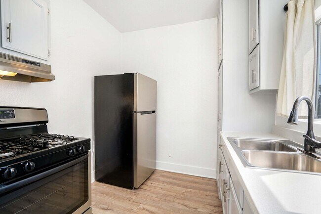 Foto del edificio - Cozy 1 Bed / 1 Bath with Stainless Steel K...