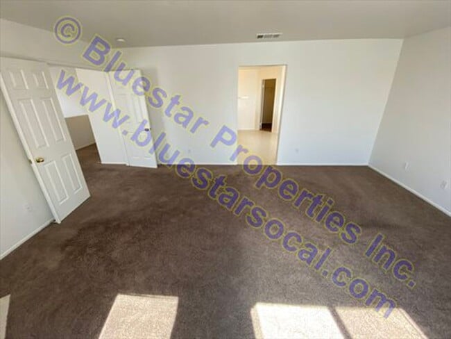 Building Photo - Beautiful 2 Story Home with 3 Car Garage In Victorville