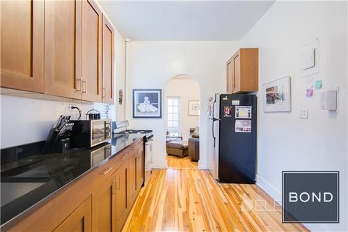Building Photo - 26 Carmine St