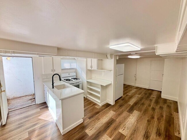 Foto del edificio - 1398 N 300 W