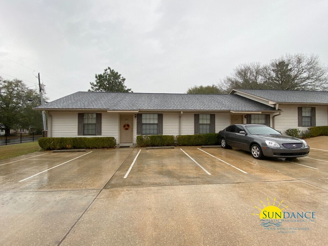 Foto principal - Great 2 Bedroom Unit in Crestview!