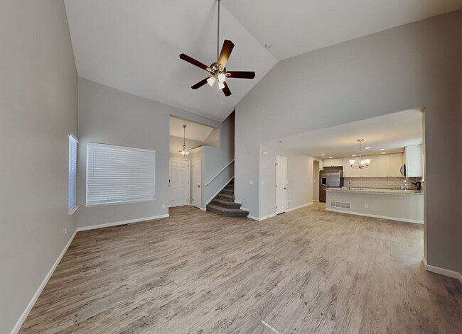 Foto del edificio - 8153 Meadowcrest Dr