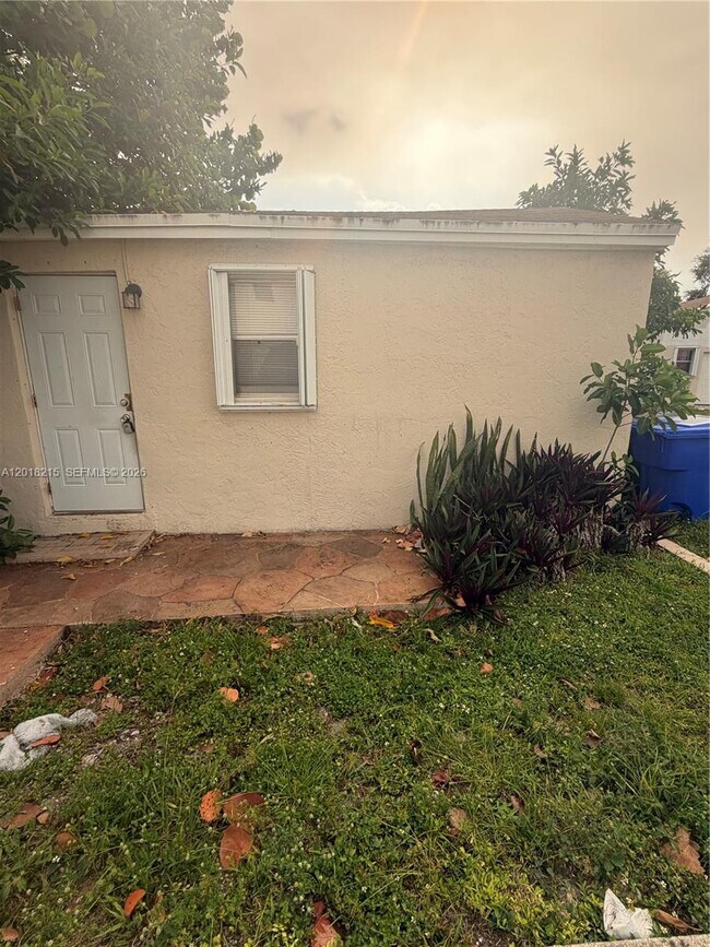Building Photo - 410 N 58th Ave