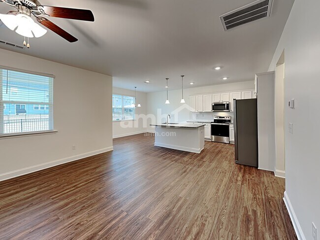 Foto del edificio - 3220 Oakfields Rd