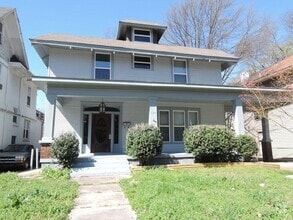 Building Photo - 125 N Evergreen St